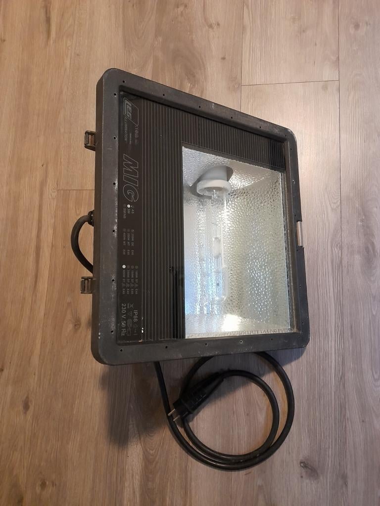 HQI 400 lampen, Doe-het-zelf en Bouw, Bouwverlichting, Ophalen of Verzenden, Gebruikt, 200 tot 500 watt, Lamp met armatuur