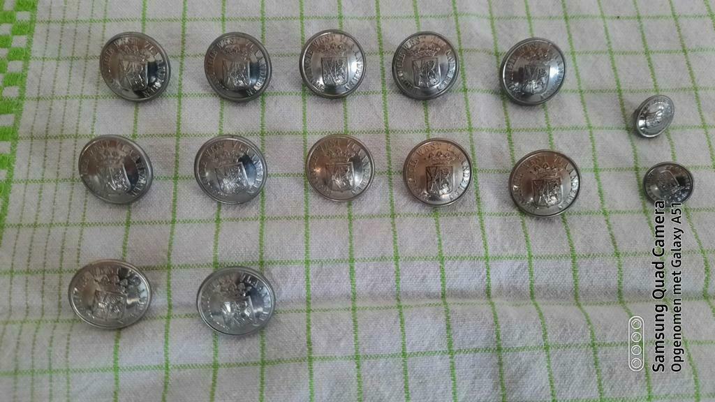 kostuum knopen, provincie West Vlaanderen en brandweer, Enlèvement ou Envoi, MET