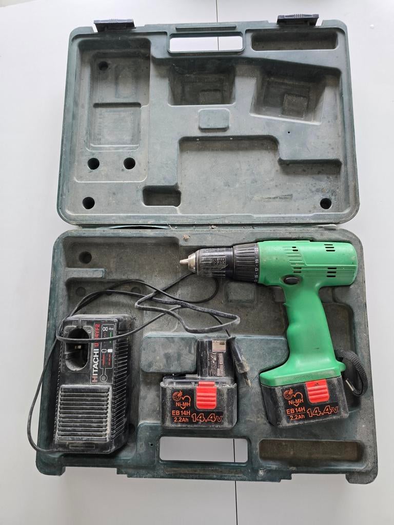 Perceuse Hitachi, Bricolage & Construction, Outillage | Foreuses, Enlèvement, Perceuse
