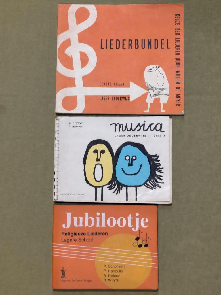 Vintage zangboekjes kinderliederen lagere school (1970-...), Boeken, Ophalen of Verzenden, Gelezen