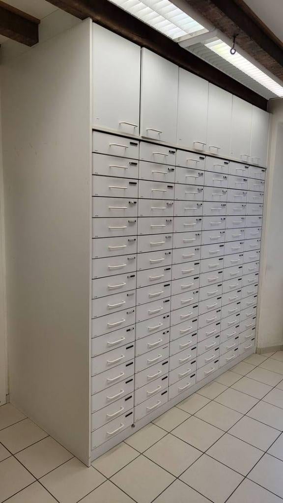 Tiroirs de pharmacie, Enlèvement, Utilisé