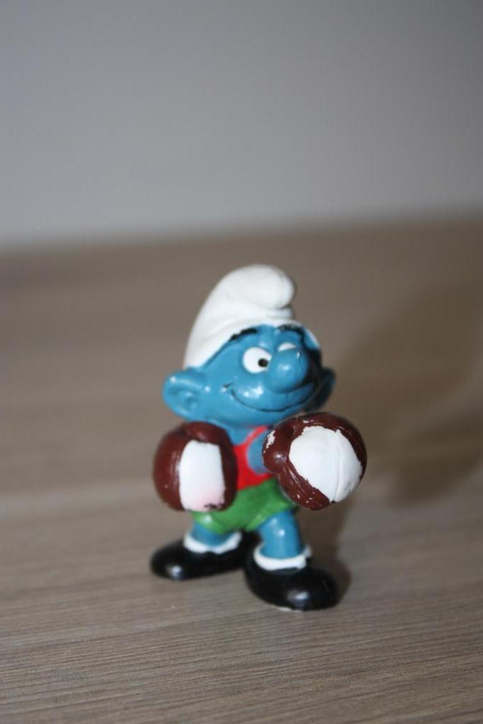 Smurf Bokser figuur , Peyo Schleis 1980 , goede staat, Collections, Schtroumpfs, Enlèvement ou Envoi, Utilisé, Autres Schtroumpfs