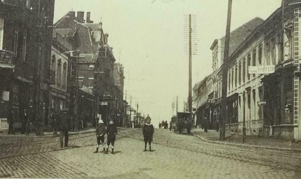 Carte Postale La Louvière Place du Drapeau Blanc (attelage), Ophalen of Verzenden, 1940 tot 1960, Gelopen, Henegouwen