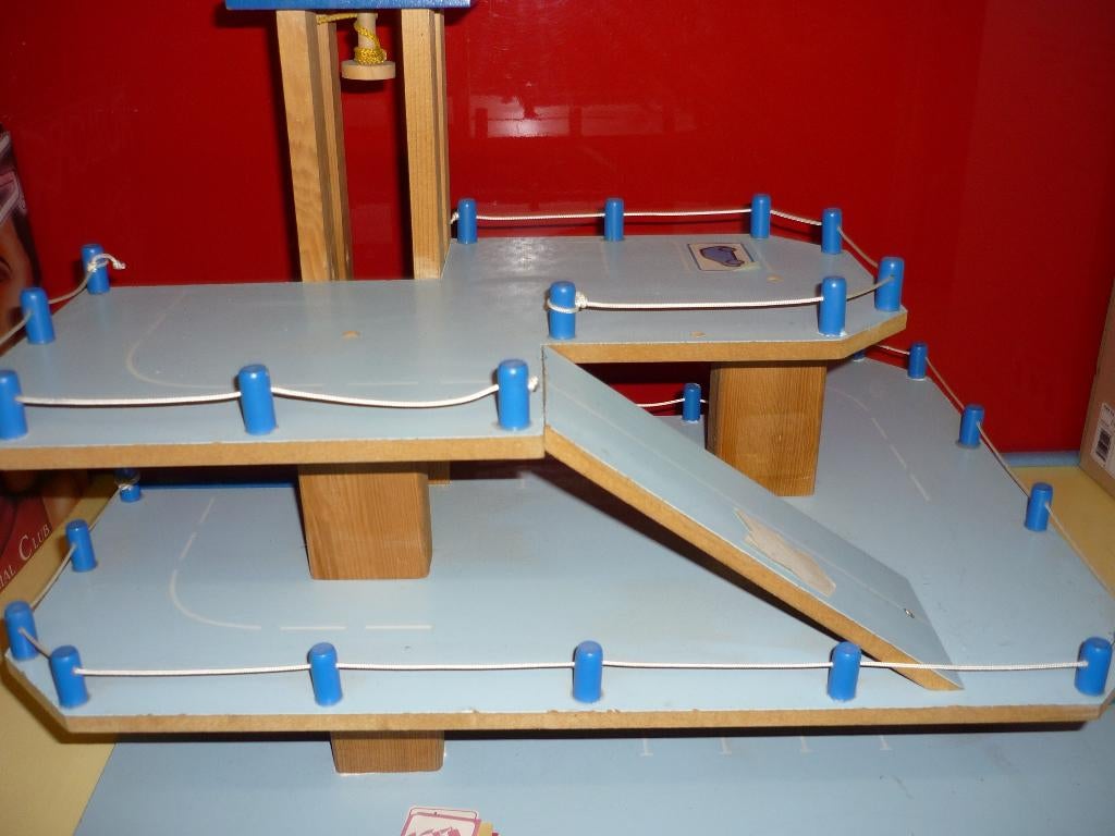 Houten speelgoed - garage met lift, Enlèvement, Utilisé, Autres types