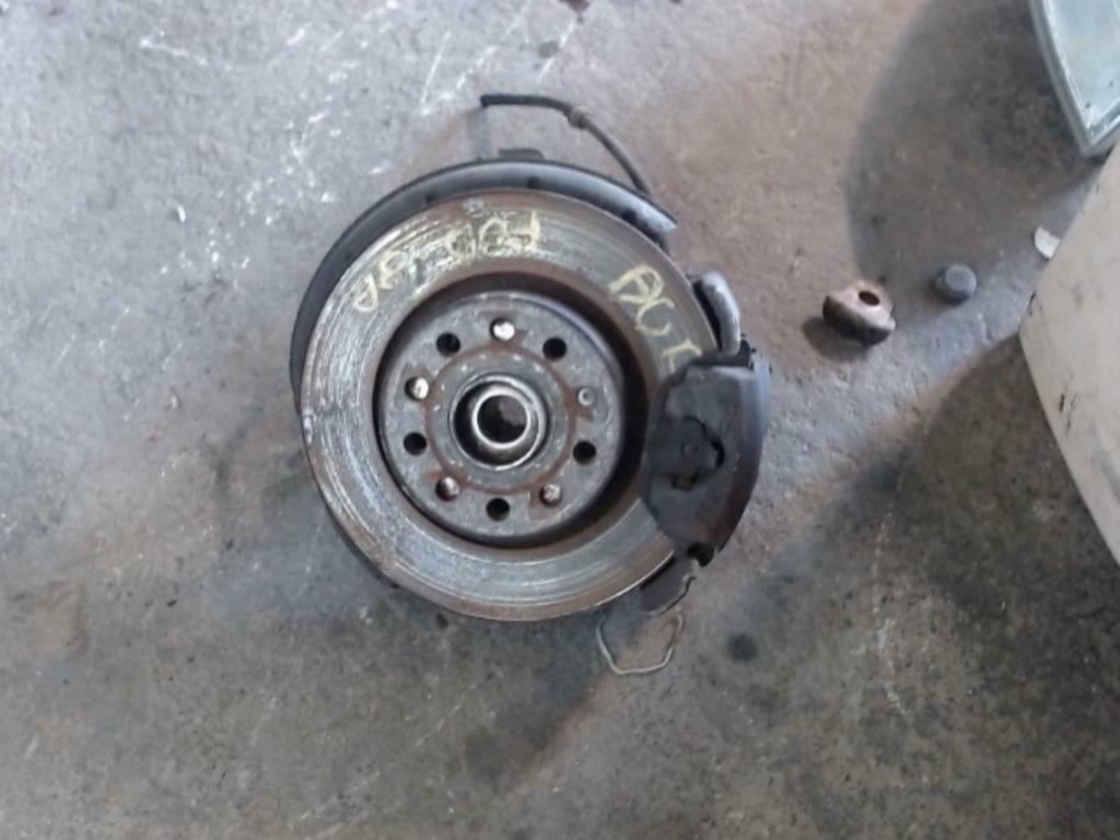 voornaaf rechts audi A3 8p golf 5, Auto-onderdelen, Ophalen of Verzenden, Gebruikt, Audi
