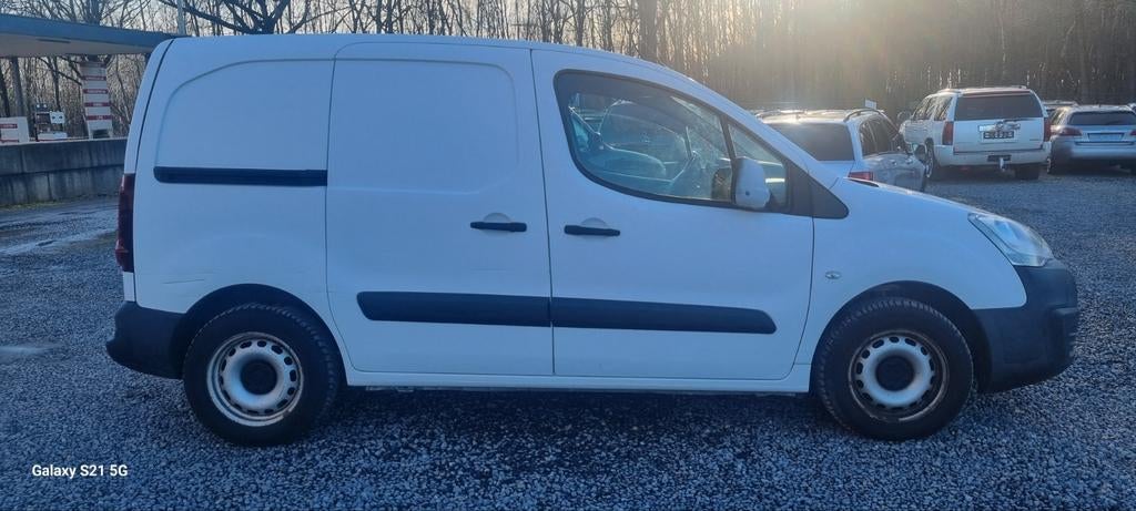 Citroën Berlingo 1.6 diesel 182 000 km d'ici le 7 juillet 20, Euro 5, Entreprise, Boîte manuelle, Noir