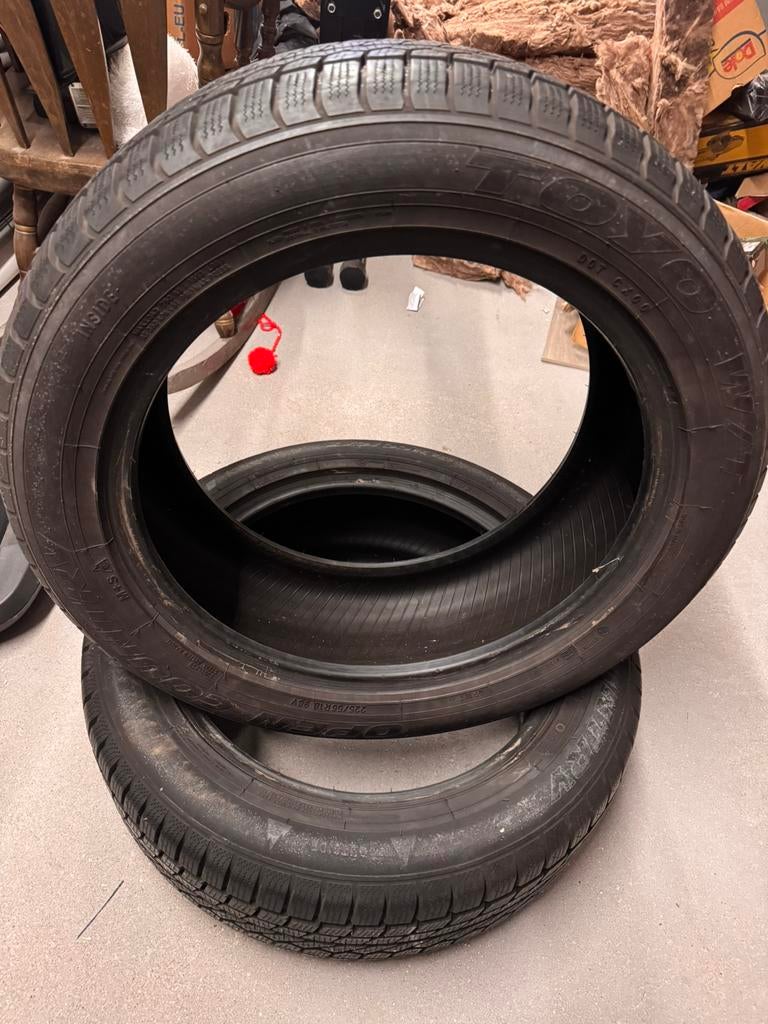 2 Toyo Winterbanden 225/55 R18 98V, Auto-onderdelen, Banden en Velgen, Ophalen, Winterbanden, Band(en)