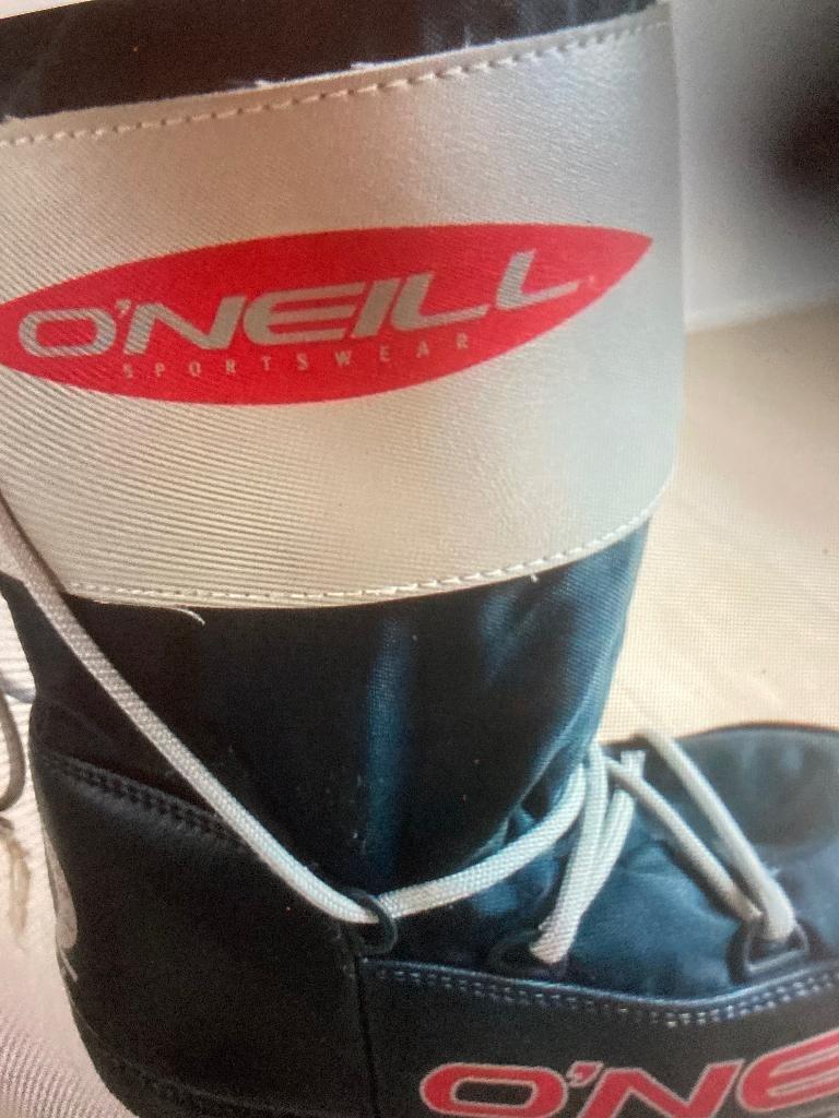 Sneeuwbotten moon boots bottesneige O Neill 35-37, Sports & Fitness, Snowboard, Utilisé, Bottes de neige, Enlèvement ou Envoi