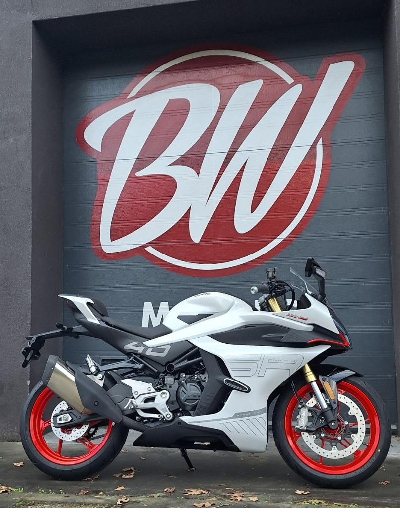 CF Moto 450SR Nebula White @ BW Motors Mechelen, Motoren, Motoren | Overige merken, Bedrijf, Sport, 12 t/m 35 kW, 2 cilinders