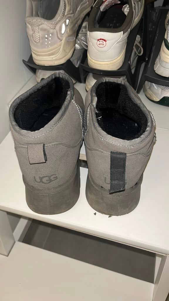 Grijze Ugg’s, maar 39, Enlèvement, Neuf
