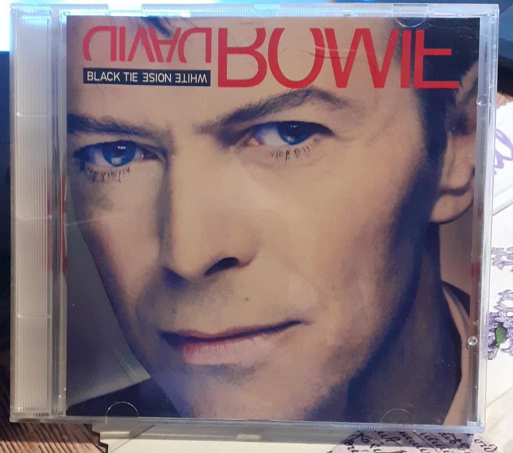 CD David Bowie - Black tie white noise, Ophalen of Verzenden, Zo goed als nieuw