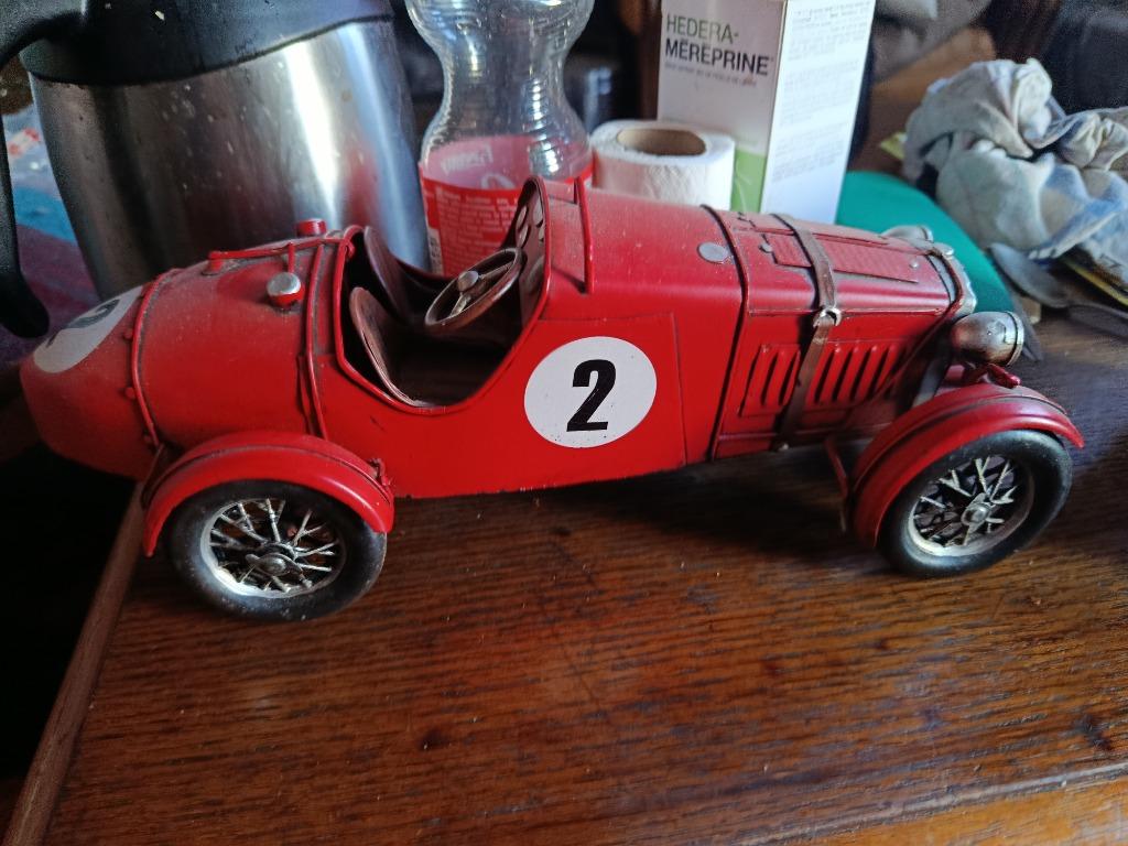 Voiture de collection en métal, Enlèvement