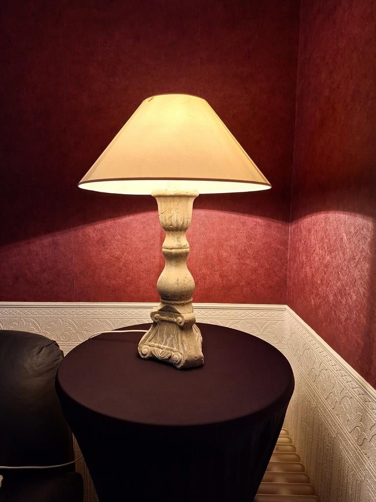 Mooie grote beige stenen lamp. Werkt nog heel goed, Ophalen