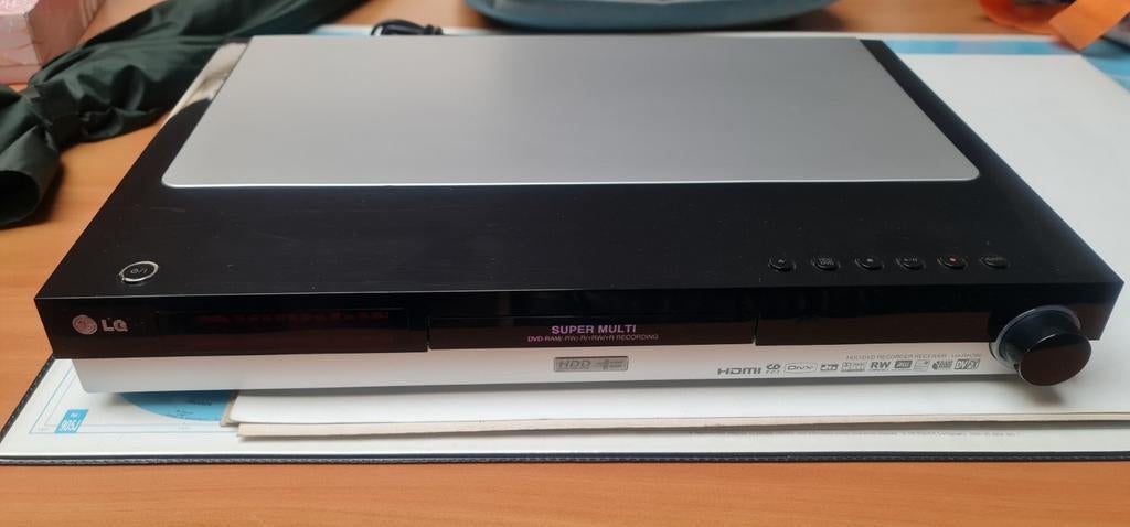 HOME CINEMA-SET VAN 5,1 LG MET 160 GIGA HARDE SCHIJF, 70 watt of meer, Zo goed als nieuw, 5.1-systeem, Dvd-speler