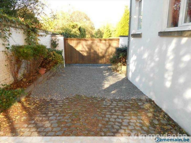 Garage fermé à louer Waterloo gare sécurisé portail  caméra, 22 m², Autres types, En direct du propriétaire, Province du Brabant wallon