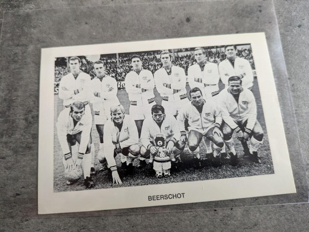 VOETBAL BEERSCHOT TEAM BEGIN SEVENTIES, Verzenden