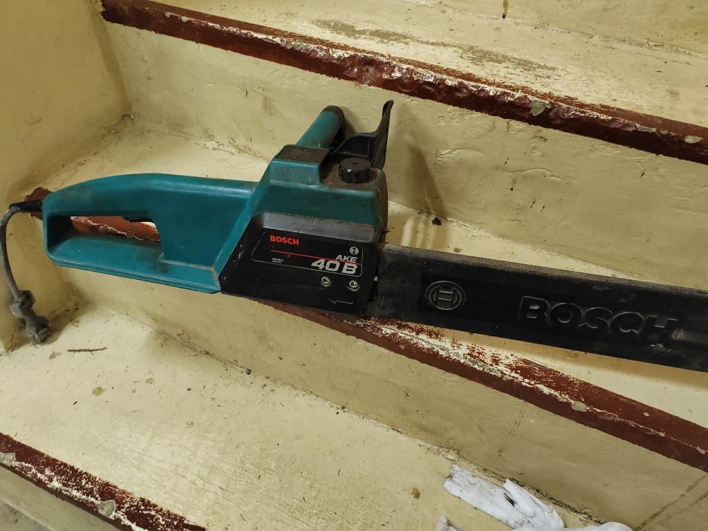 Tronconneuse Bosh 1350 w, Enlèvement ou Envoi, Tronçonneuse, 1200 watts ou plus, 30 à 70 mm