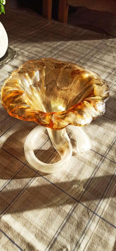 vase corolle, Enlèvement ou Envoi, Comme neuf, Autres couleurs, Verre