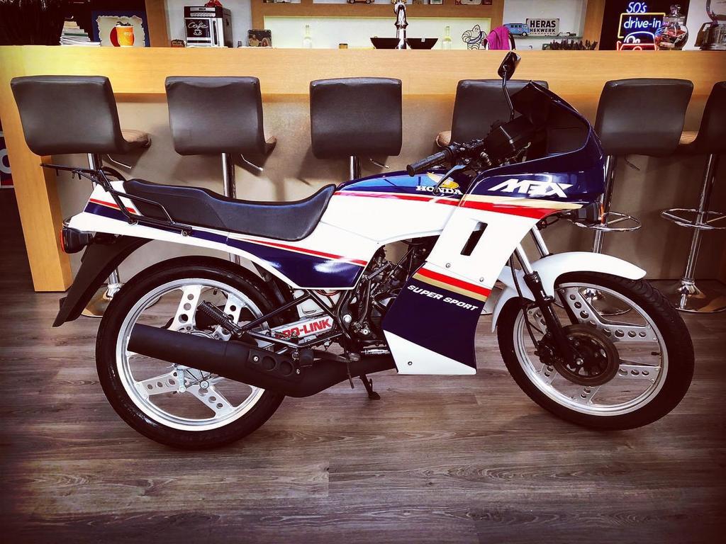 G E Z O C H T : HONDA MBX Rothmans, Fietsen en Brommers, Ophalen of Verzenden, MBX