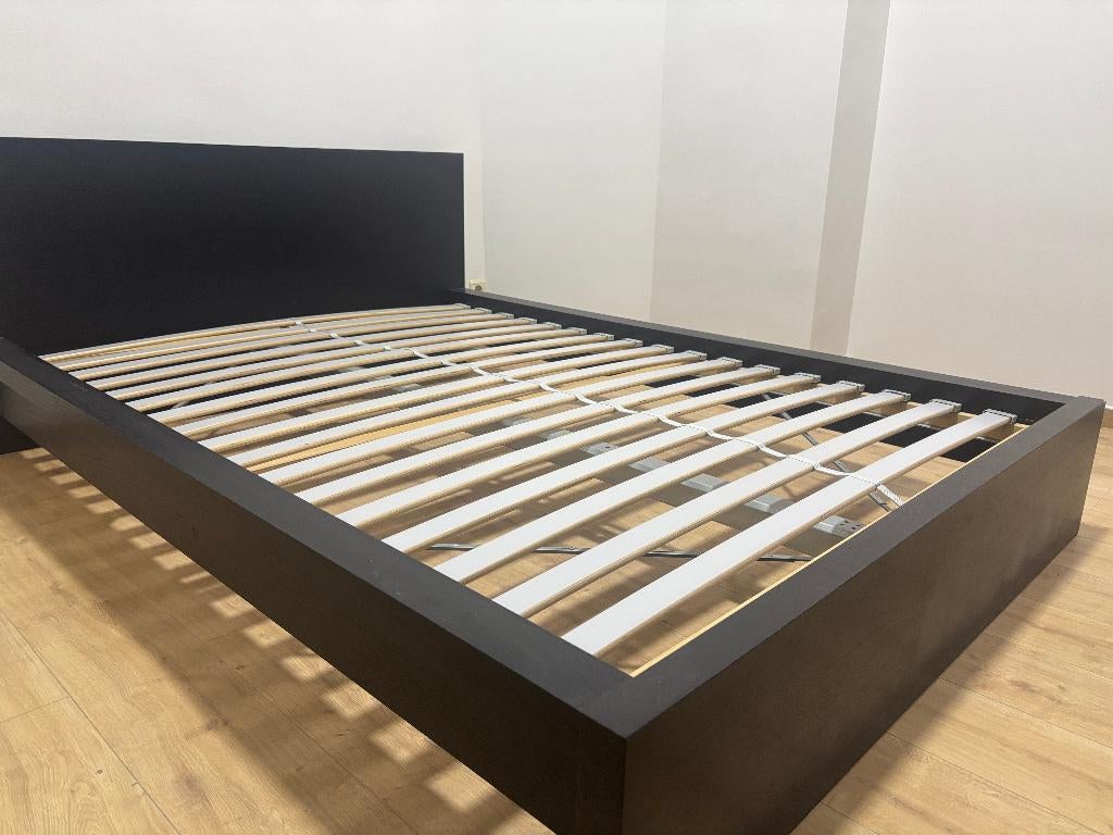 Lit Malm Ikea 140 cm (matelas et sommier inclus), Maison & Meubles, Chambre à coucher | Lits, 140 cm, Enlèvement, Utilisé, 200 cm
