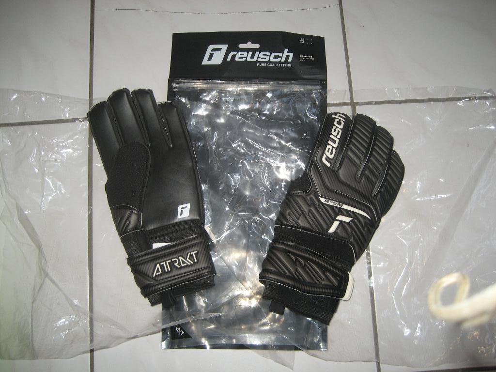 NIEUWE keepershandschoenen! Reusch, Sport en Fitness, Voetbal, Ophalen of Verzenden, Nieuw, Handschoenen