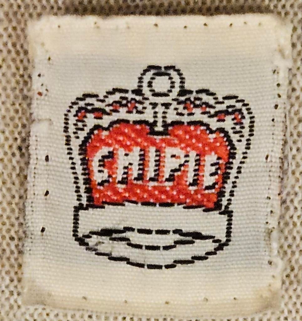 Chipie opnaaiembleem vintage
Dit is het logo van, Verzamelen, Speldjes, Pins en Buttons, Merk, Ophalen of Verzenden