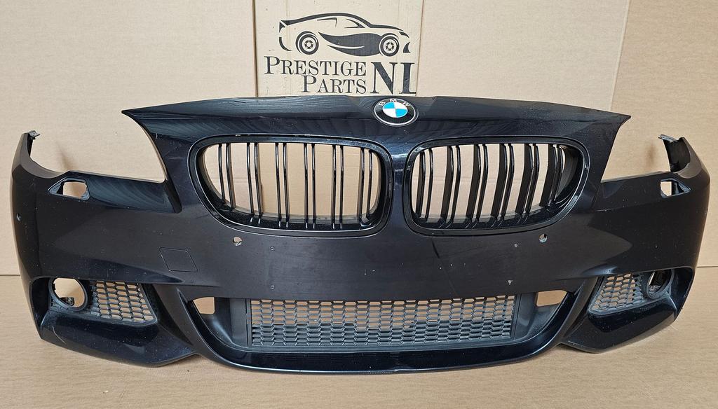 Voorbumper BMW 5 Serie F10 F11 M PAKKET Origineel 2009-2014, Gebruikt, -, Voor, Ophalen of Verzenden