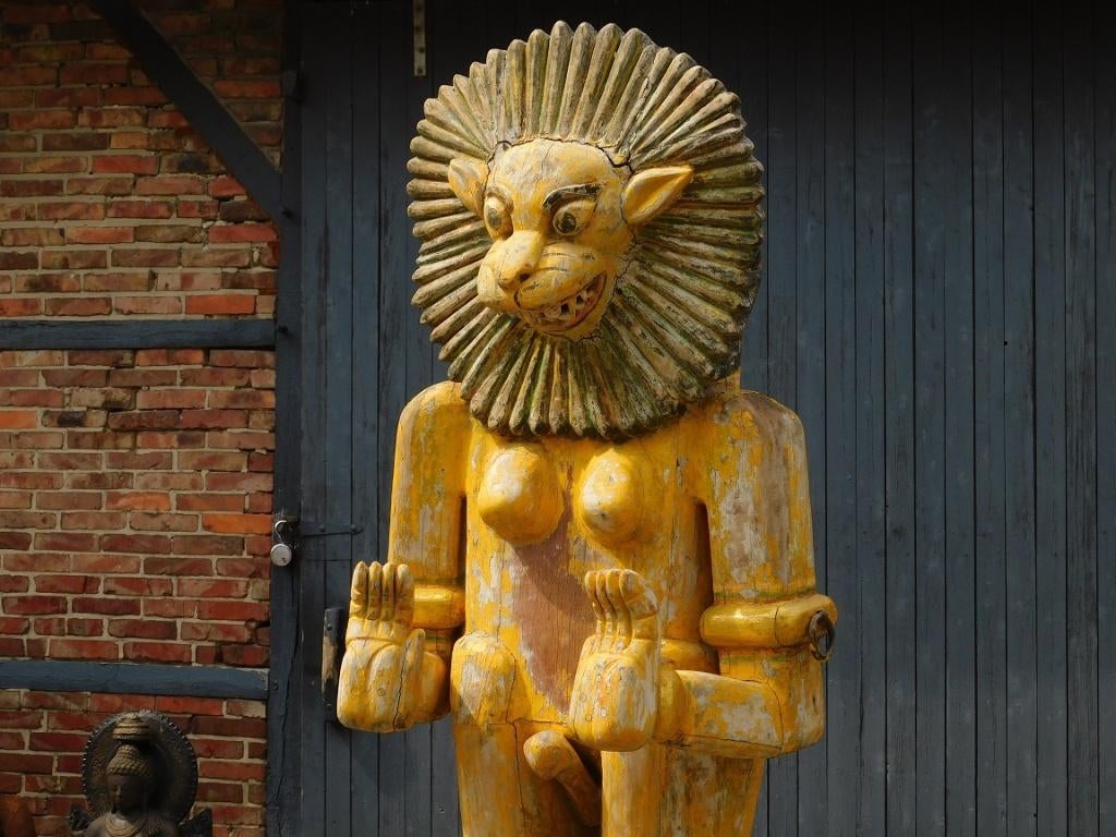 Historische Balinese tijger geel XXL - handgemaakt van hout, Antiek en Kunst, Ophalen of Verzenden