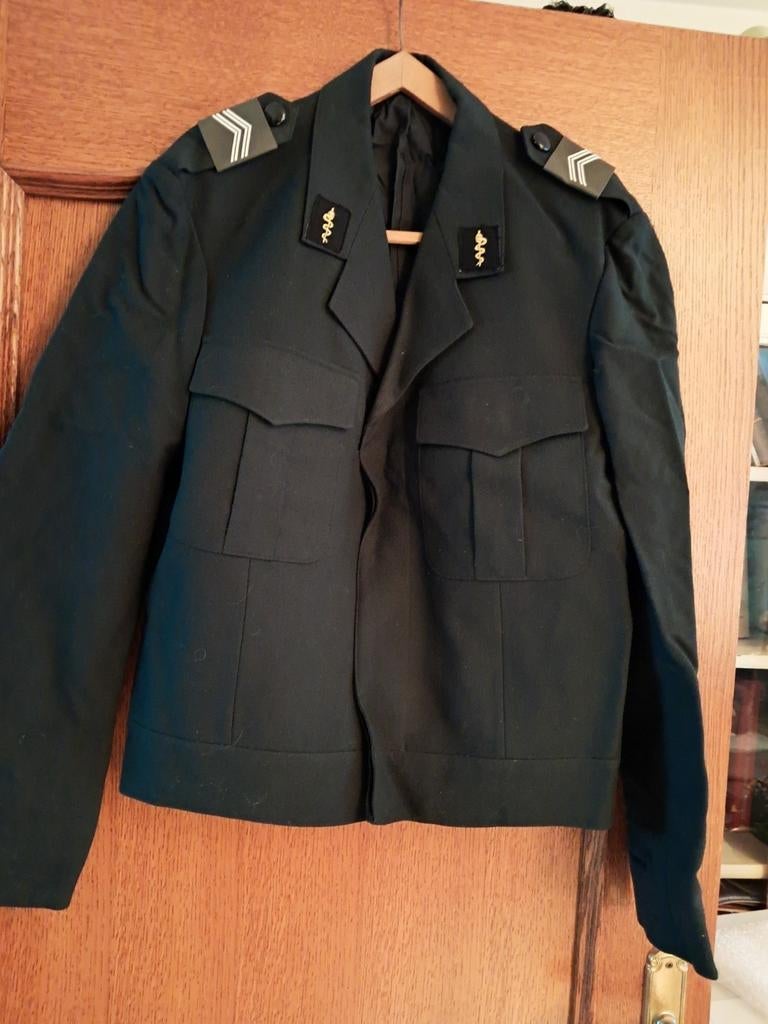battle dress medische dienst, Verzamelen, Ophalen of Verzenden, Landmacht, Helm of Baret