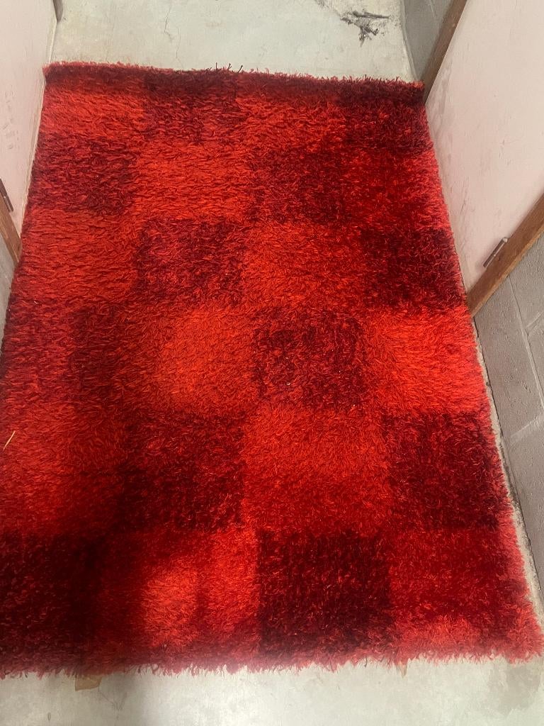 DEUX TAPIS DE MAISON PRESQUE NEUFS ROUGES |, Maison & Meubles, Maison & Meubles | Autre, Comme neuf, Enlèvement