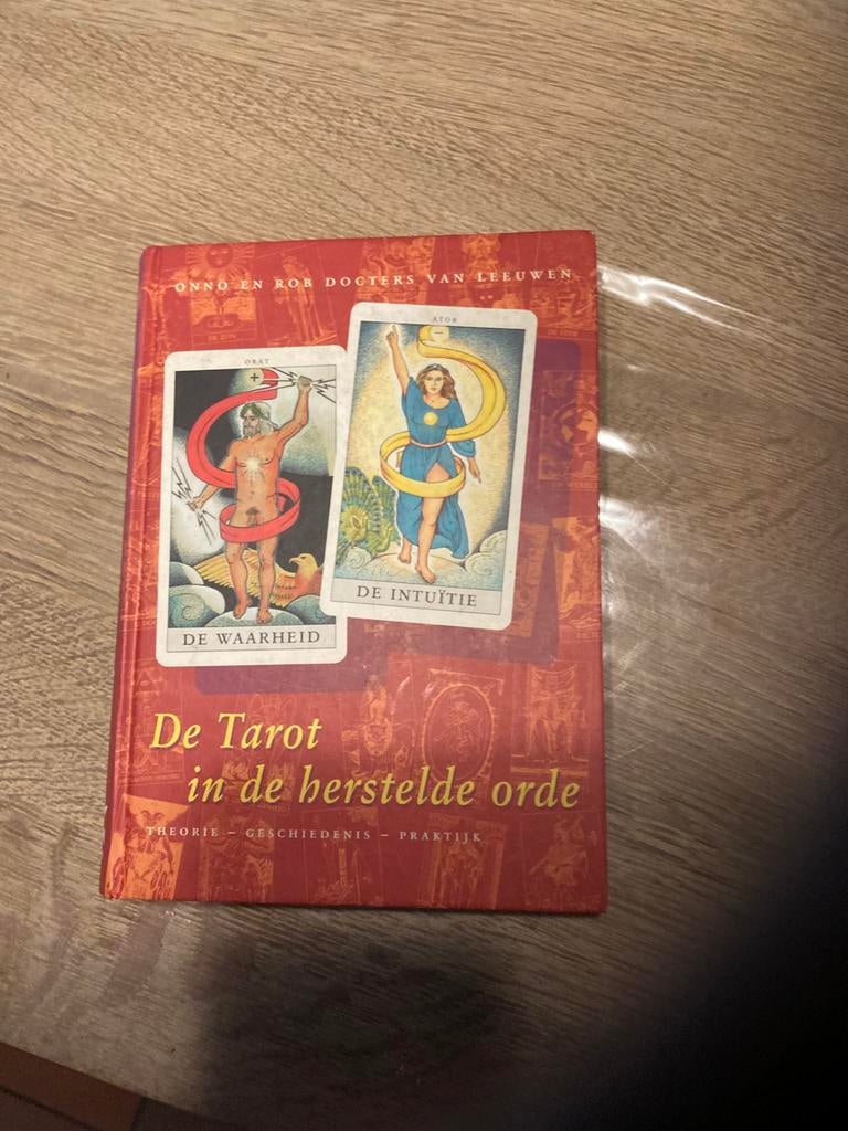 Te koop boek tarot, Ophalen, Zo goed als nieuw