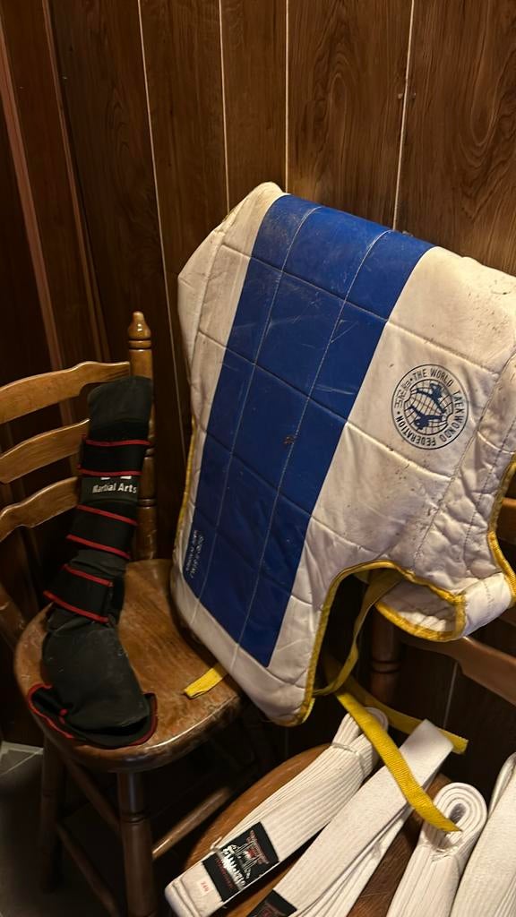 Matériel de boxe, Taekwondo/karaté, Enlèvement, Utilisé, Karaté, Équipement d'arts martiaux