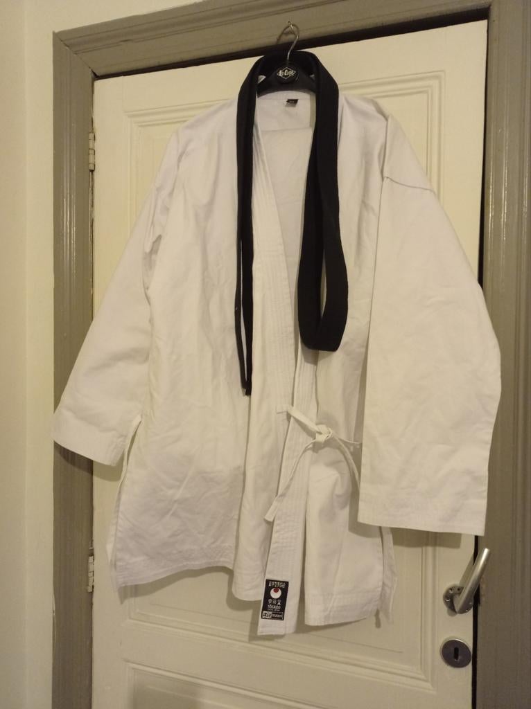KARATEGI TOKAIDO SYLVER #6 jamais porté, Karate