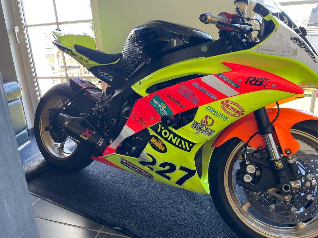 Moto R6 piste, Entreprise, Échappement sport, Sport, 650 cm³