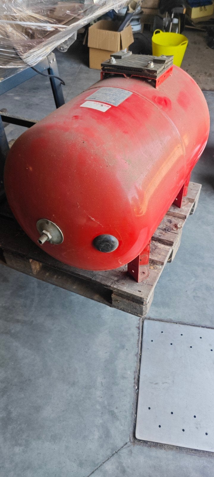 Varem hydrofoor drukvat / membraanvat 200 liter – 10 bar, Ophalen