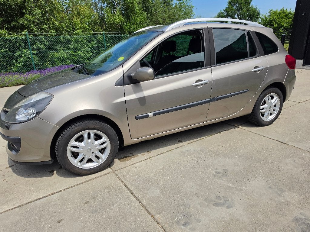 Renault Clio Grand Tour 1.6i Automaat Airco + Garantie, Autos, Renault, Argent ou Gris, Achat, 82 kW, Noir