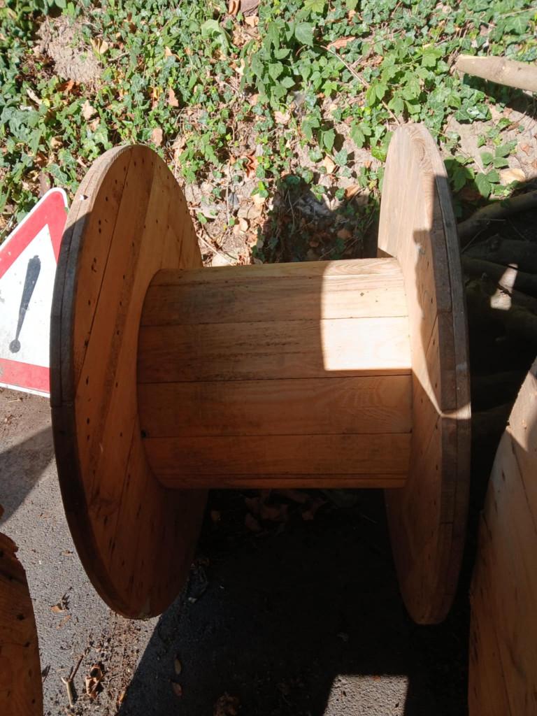 touret en bois, Enlèvement, Bois