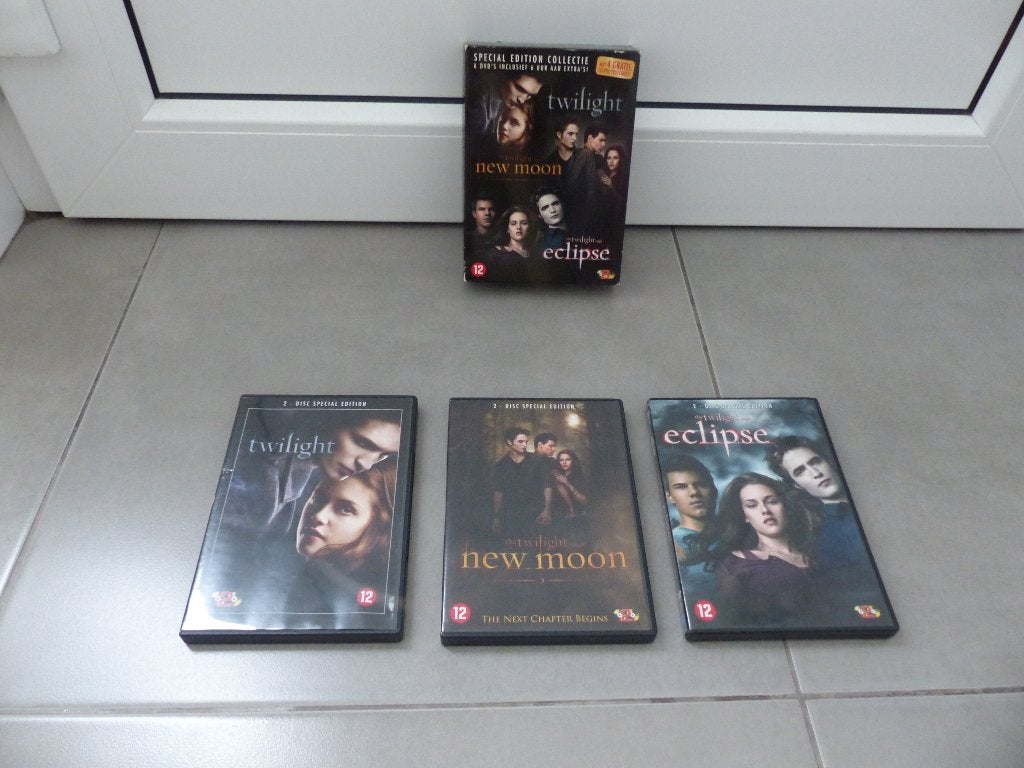 Coffret DVD Twilight Saga - 1-2-3 (double disque), CD & DVD, DVD | Science-Fiction & Fantasy, Comme neuf, Enlèvement ou Envoi