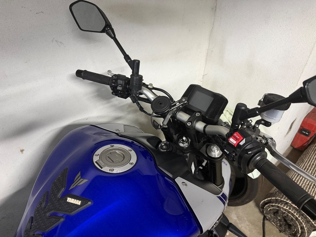 Yamaha mt09, Entreprise, Neuf, 3 cylindres, 12 à 35 kW