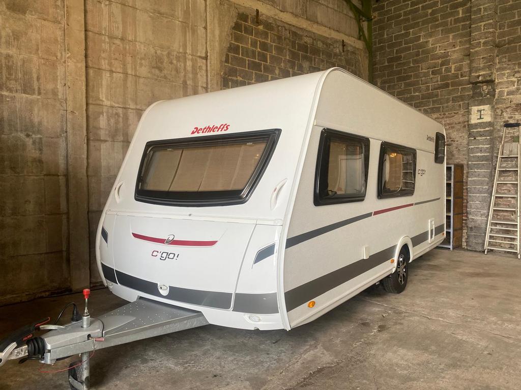 Dethleff c,go 495 qsk, Caravans en Kamperen, Stapelbed, 7 tot 8 meter, Treinzit, Particulier