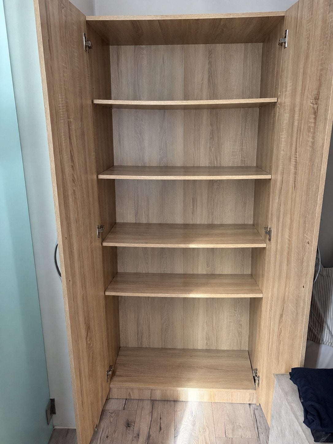 Une bonne armoire, Enlèvement ou Envoi, Comme neuf