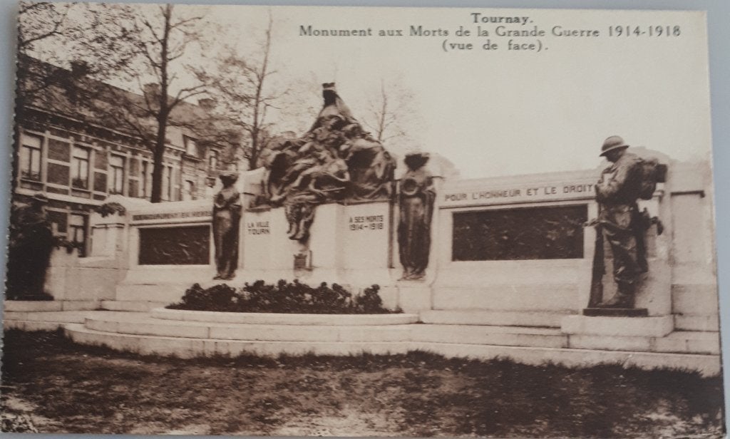 CP ancienne TOURNAY +- 1920 : Monument 1914-18 Ref.E164, Collections, Cartes postales | Belgique, Enlèvement ou Envoi