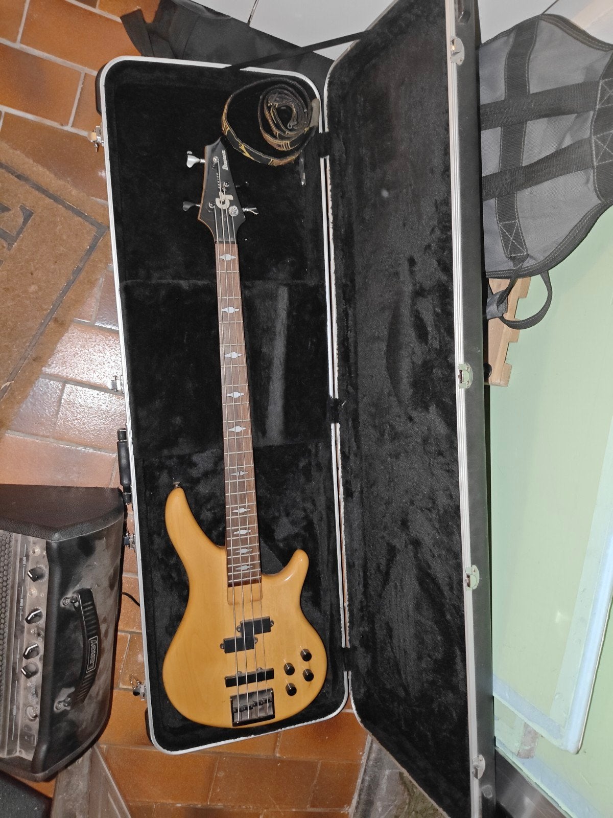 basgitaar Ibanez ctb4, Muziek en Instrumenten, Ophalen, Gebruikt, Elektrisch
