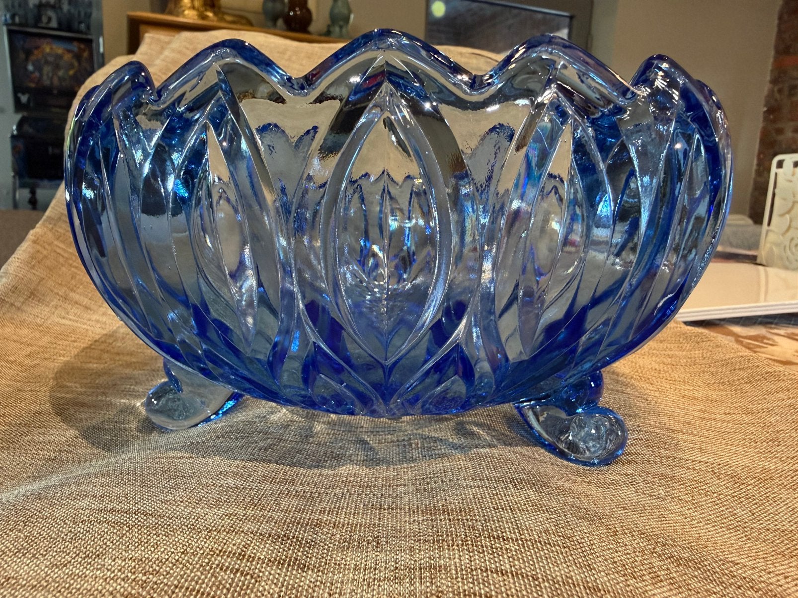 Coupe art deco en christal bleu cobalt, Enlèvement