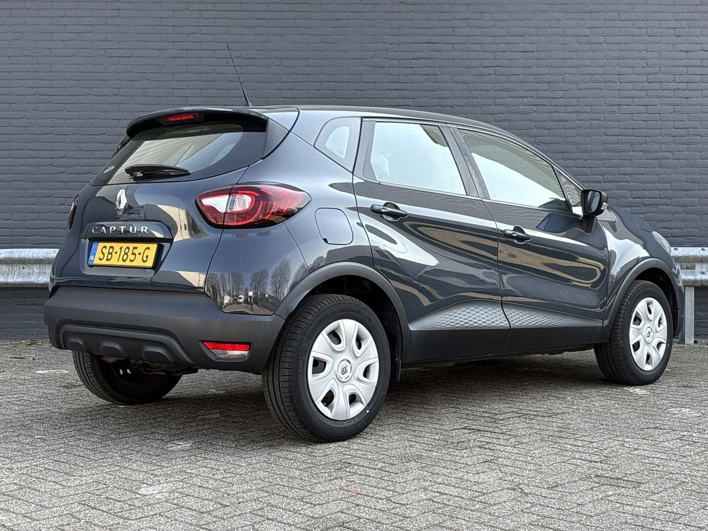 Renault Captur 0.9 TCe Life | € 7.400,- NETTO! | Airco | Cru, Autos, Renault, Achat, Entreprise, Boîte manuelle, Noir