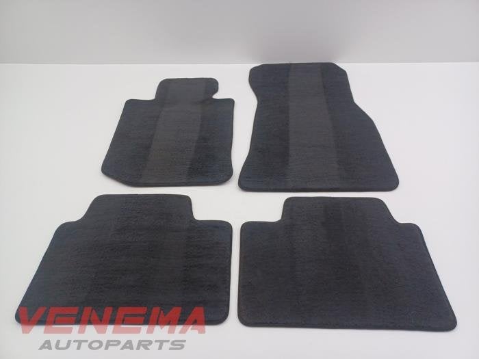 Kit tapis d'un BMW 3-Serie, Autos : Pièces & Accessoires, -, 3 mois de garantie, Utilisé, -