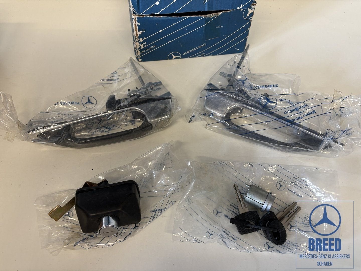 NOS sluitgarnituur slotenset voor Mercedes-Benz W123, Neuf, -, -, Enlèvement ou Envoi