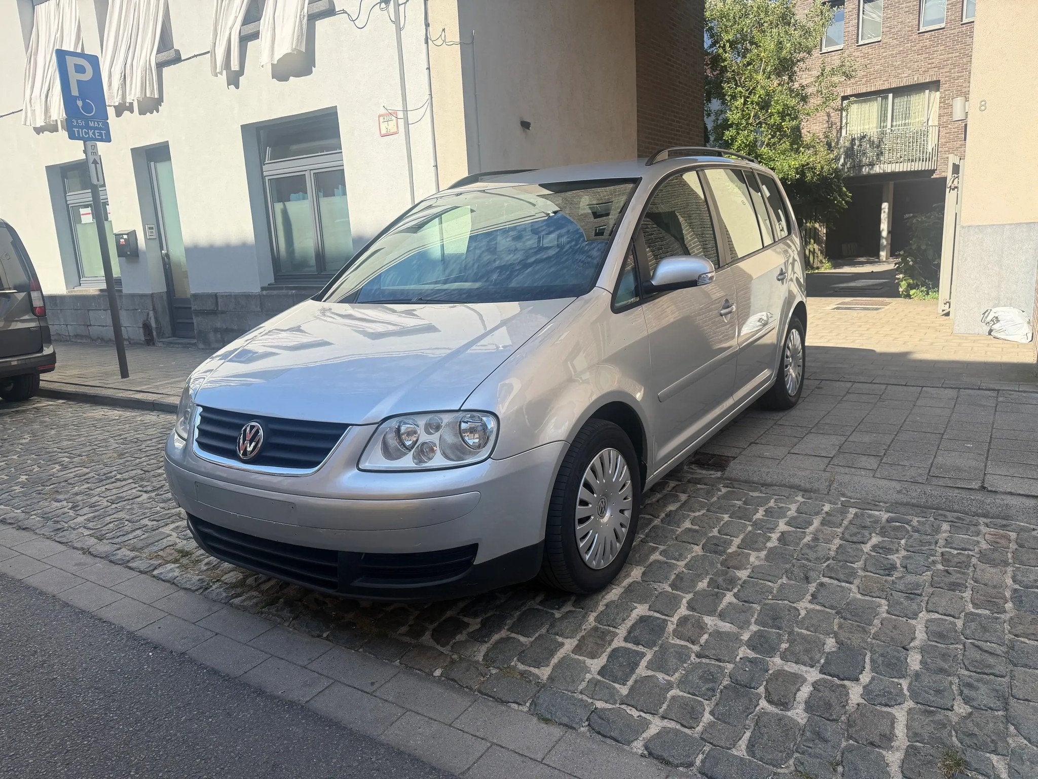 VW TOURAN / 1.6 BENZINE / AC / LEZ OK, Auto's, Gebruikt, 1600 cc, Bedrijf, 5 zetels