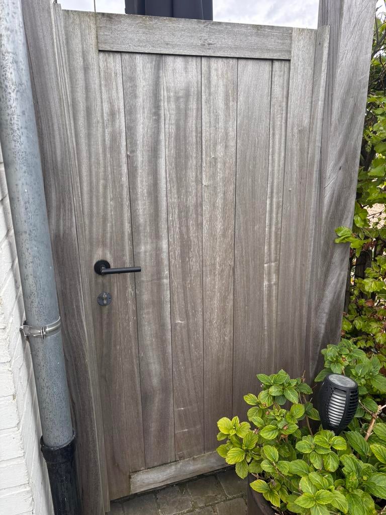 Padouk tuinpoort exclusief palen, Ophalen, Zo goed als nieuw
