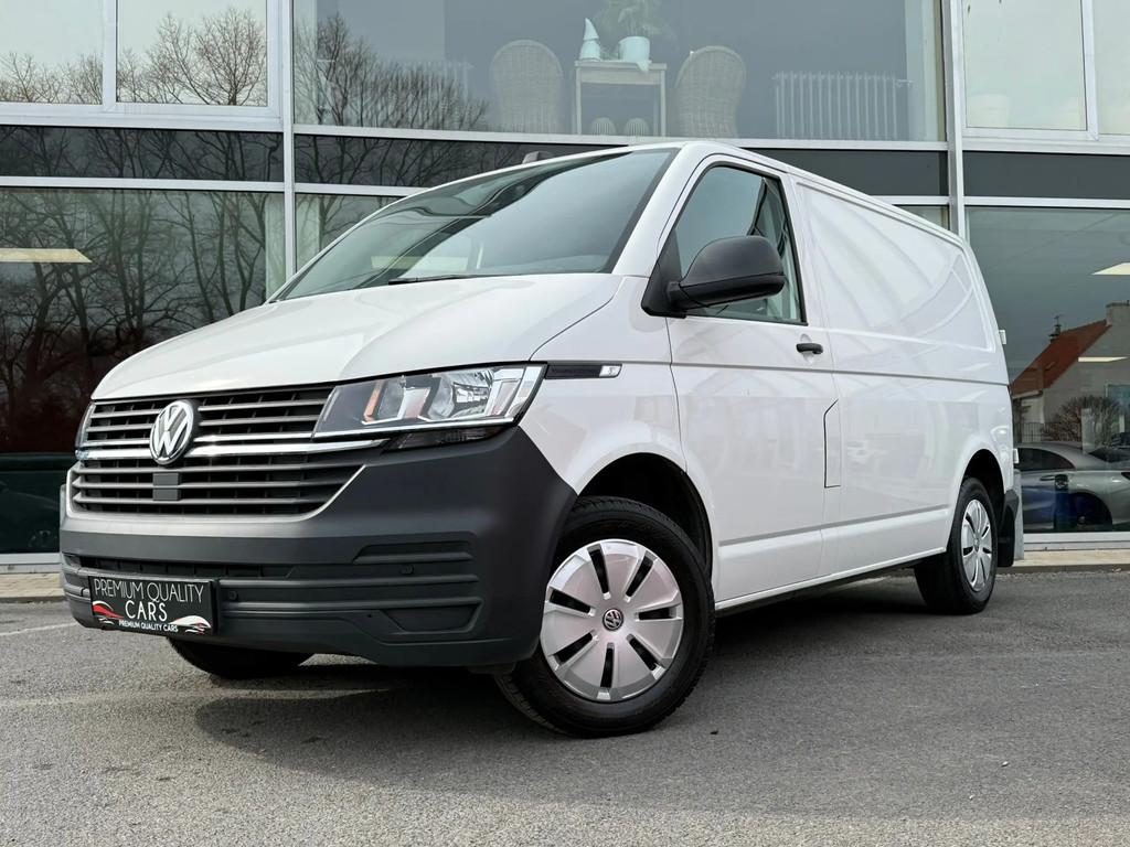 Volkswagen T6.1 Transporter ATTELAGE / CARPLAY / CLIMATISATI, Autos, Achat, Entreprise, Noir, 2 portes